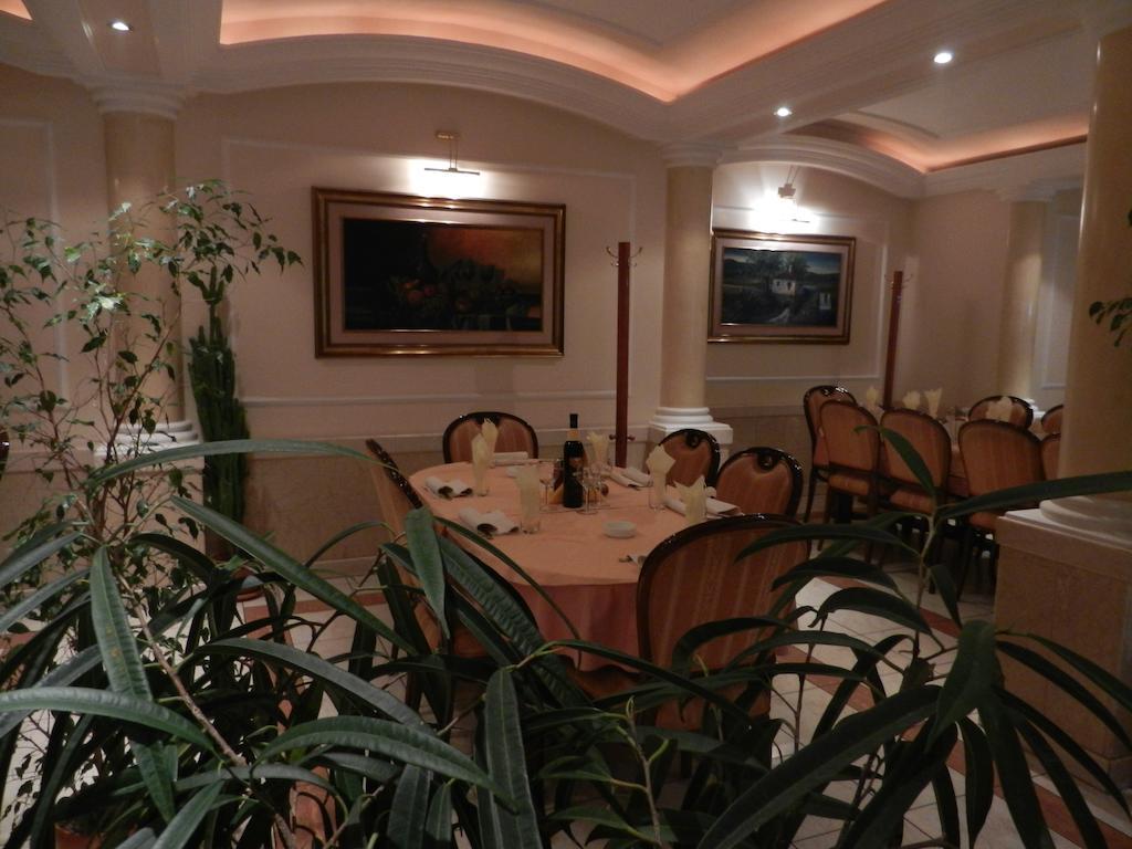 Guesthouse Ellite Požarevac 外观 照片